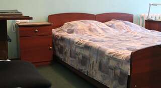Гостиница Gloriya Камышин Стандартный двухместный номер с 1 кроватью или 2 отдельными кроватями и балконом-8