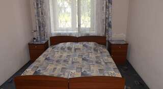 Гостиница Gloriya Камышин Небольшой двухместный номер с 1 кроватью или 2 отдельными кроватями-1