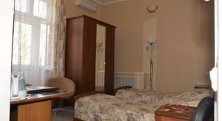 Гостиница Gloriya Камышин Стандартный двухместный номер с 1 кроватью или 2 отдельными кроватями и балконом-2